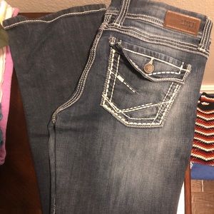 Buckle jeans